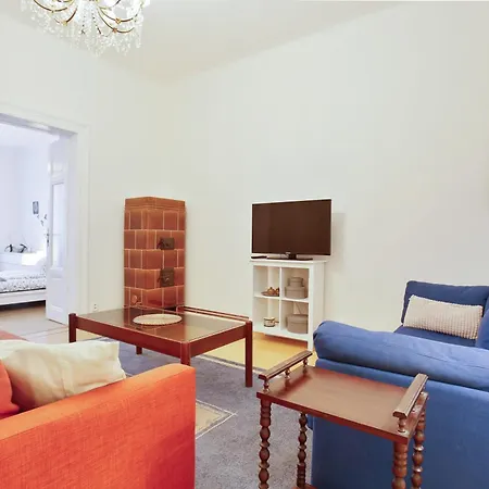 Beautiful And Spacious Wenceslas Square Apartment