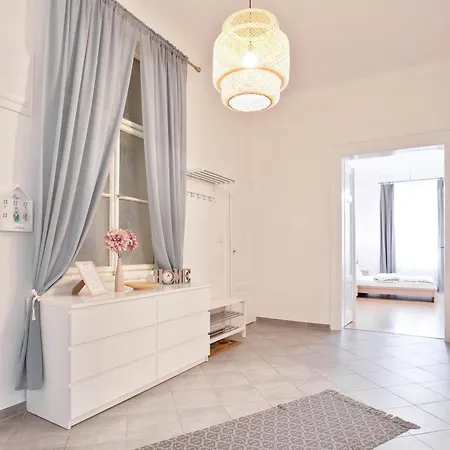 Apartment Beautiful And Spacious Wenceslas Square